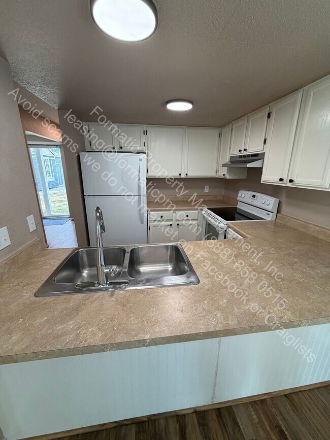 Building Photo - 8962 W 89th Pl