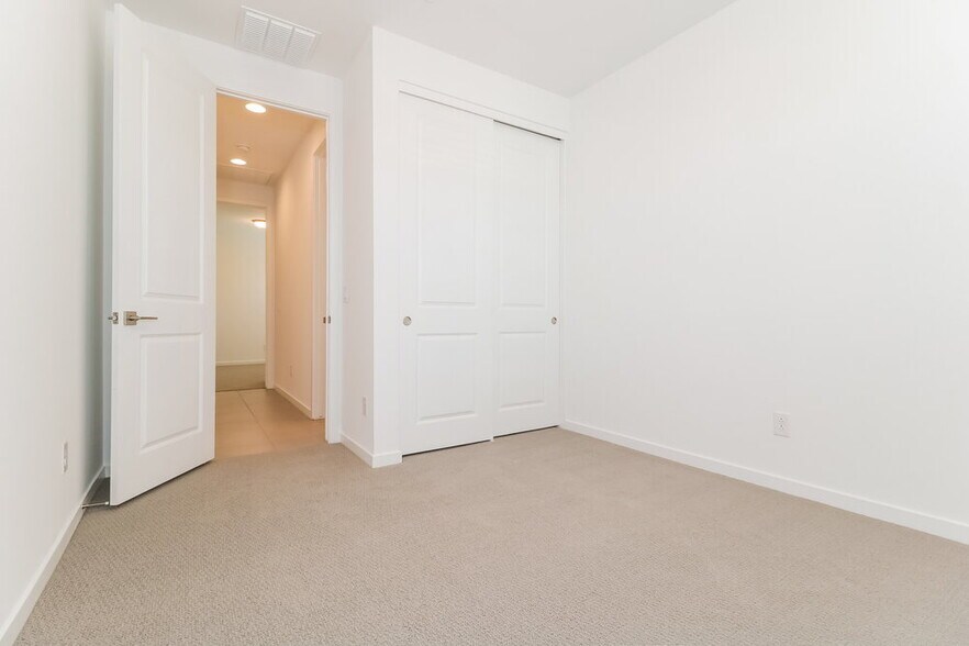 Building Photo - 5627 W Walatowa St