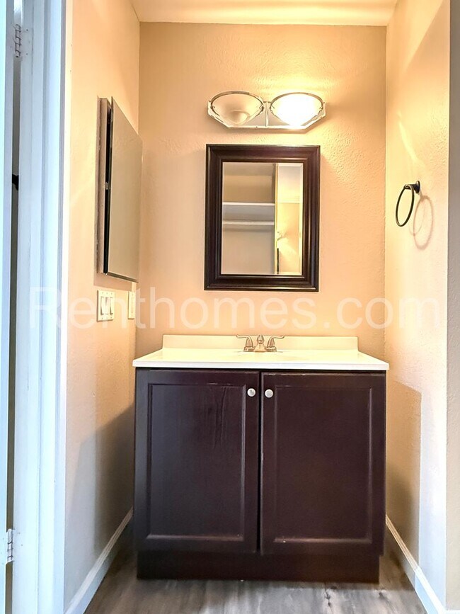 Building Photo - Mira Mesa, 8545 Summerdale Rd #225, Granite Counters, Stainless Steel Appliances, Central AC.