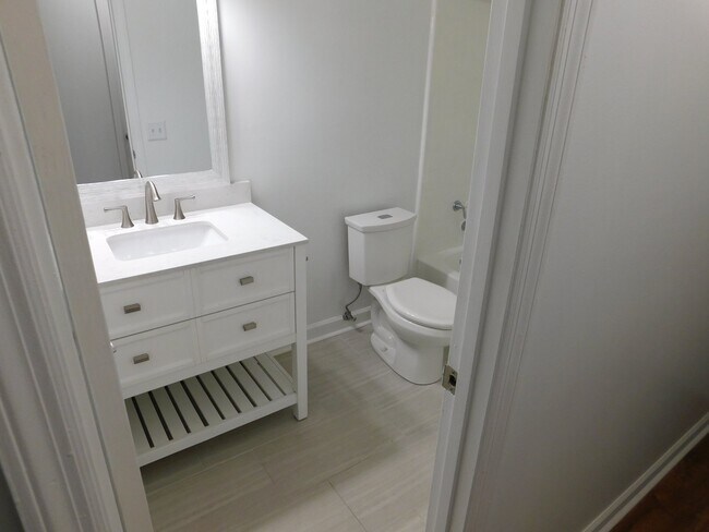 Building Photo - 3bd 2ba home in Mt. Pleasant