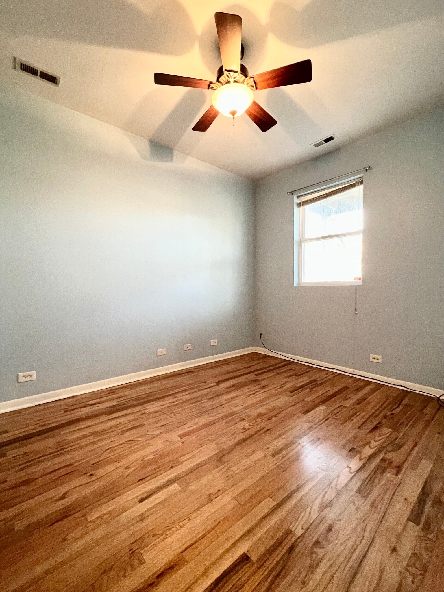 Bedroom #2 - 905 N Racine Ave