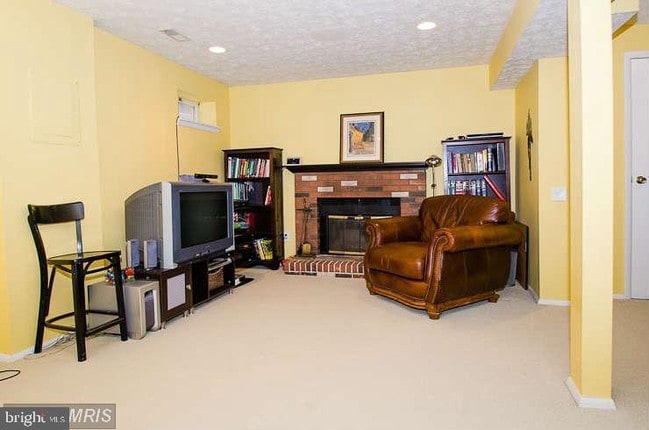 Building Photo - 6885 McLean Greens Ct