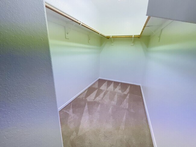 Building Photo - 45811 W Amsterdam Rd