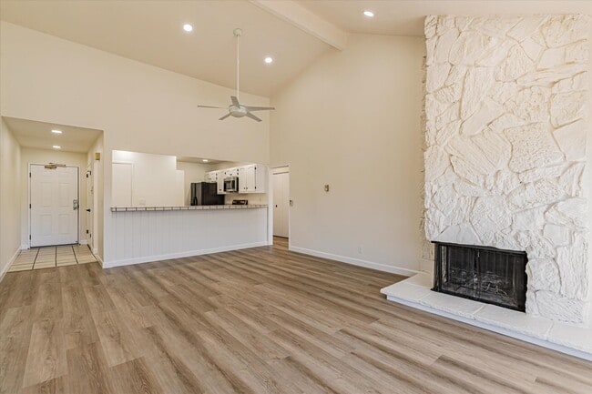 Building Photo - 25700 University Ct