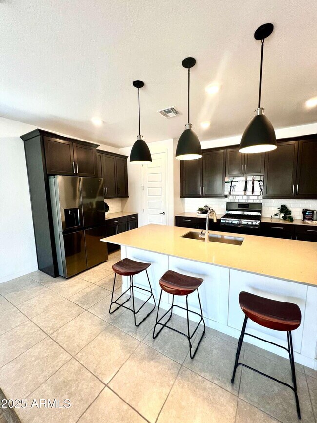 Building Photo - 9846 E Talon Ave