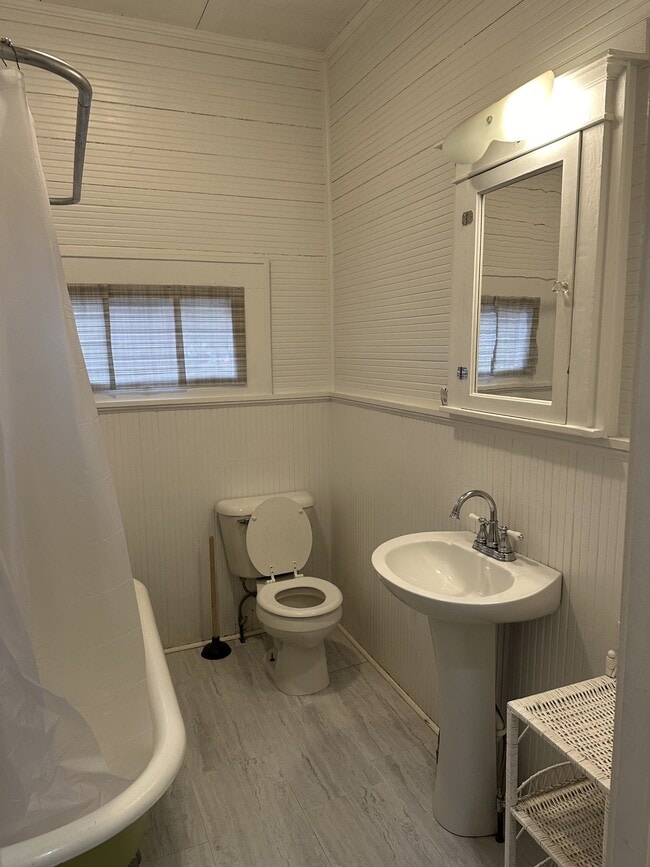 Building Photo - 329 Sanford Ave