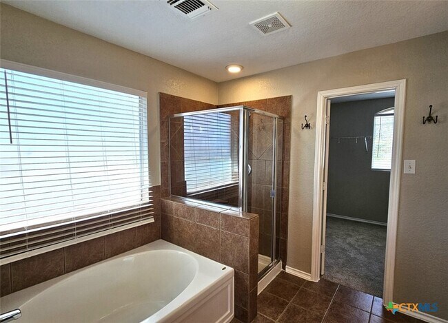 Building Photo - 316 Julian Point