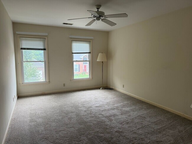 Building Photo - 7033 Northridge Dr