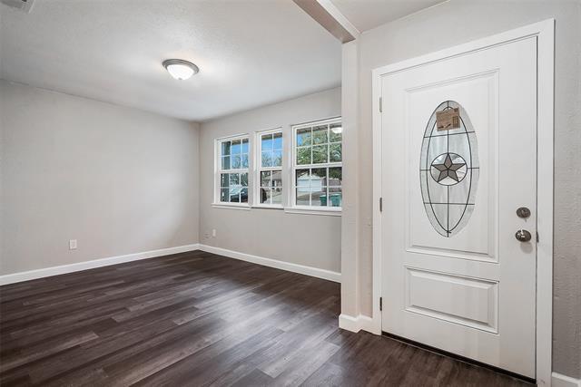 Building Photo - 813 S Valentine Dr