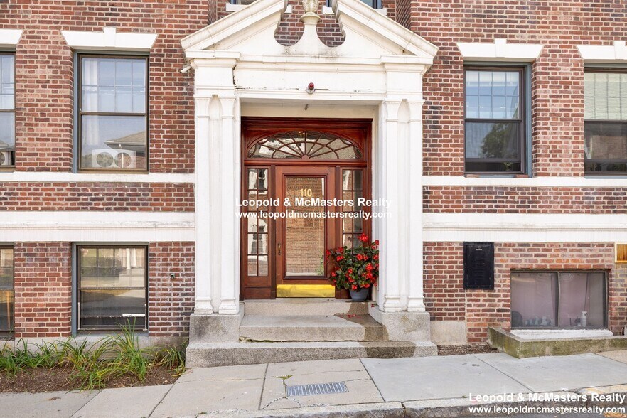 Building Photo - 110 Lanark Rd