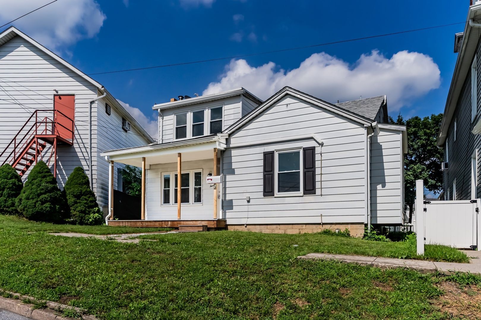 Building Photo - 20 Laurel St