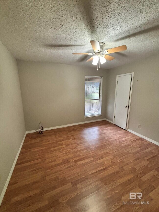 Building Photo - 171 Montclair Loop