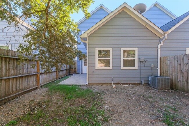 Building Photo - 3211 Avenue O