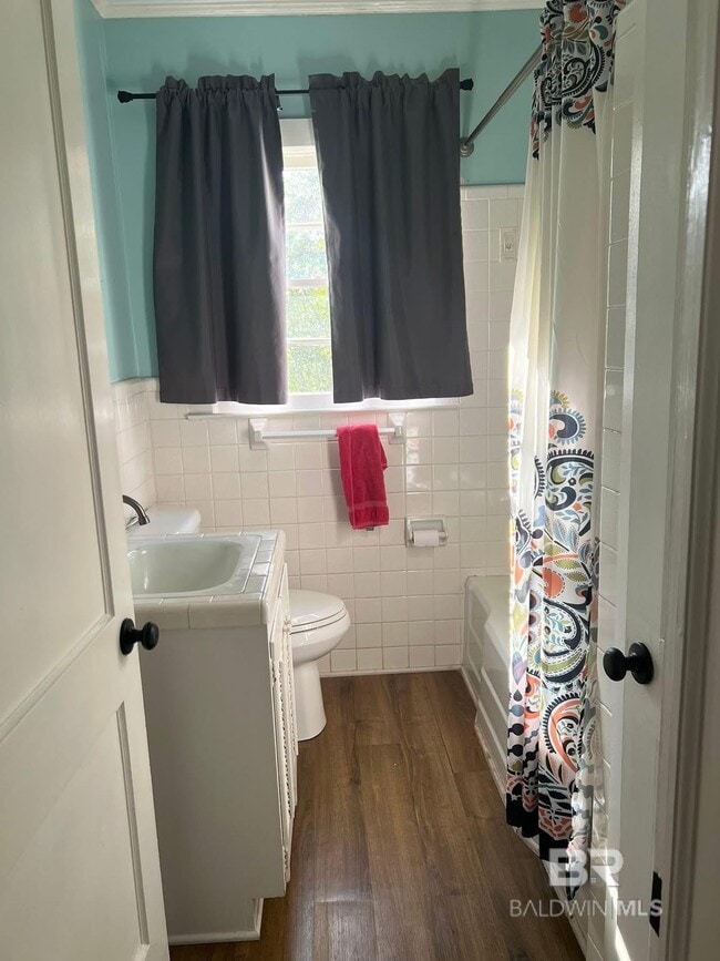 Building Photo - 52 Ratcliffe St