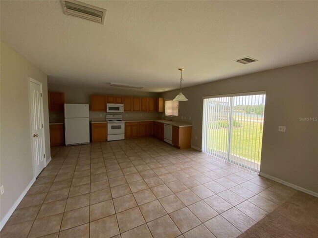 Building Photo - 6955 Lake Eaglebrooke Dr
