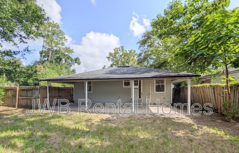 Building Photo - 5256 Sunderland Rd