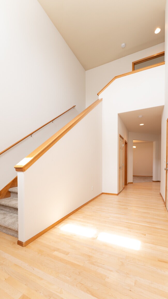 Building Photo - 9448 S 196 Pl