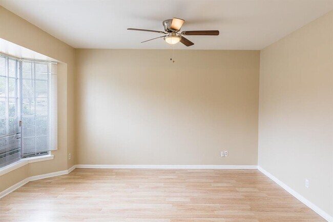 Building Photo - 7123 S Gessner Rd