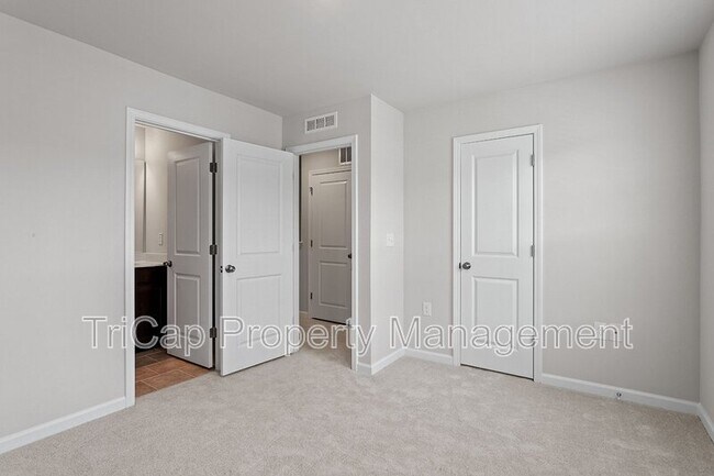 Building Photo - 328 Hemley Trl