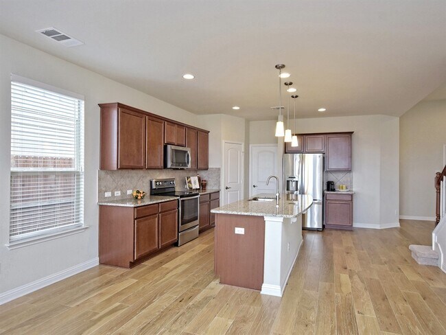 Building Photo - Spacious North Austin Gem: Modern Comfort,...