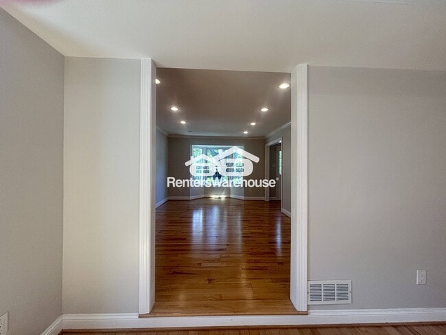 Building Photo - 3895 White Rose Way