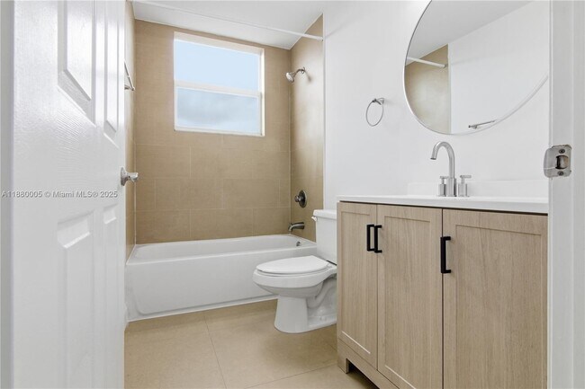 Building Photo - 529 NE 62nd St