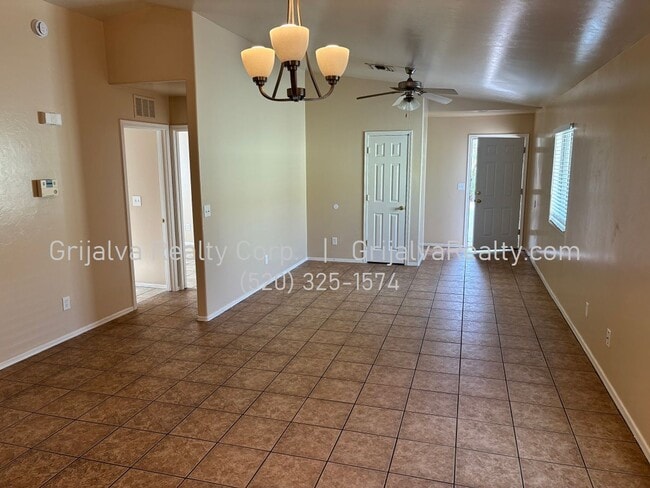 Building Photo - Spacious 4 Bedroom, 2 Bath House for Rent ...