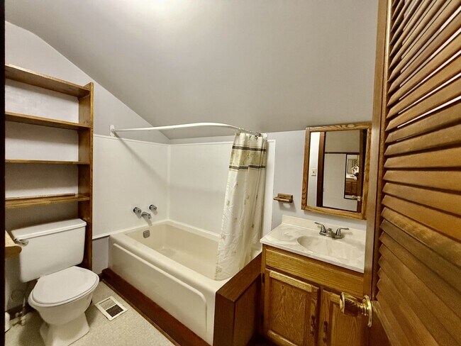 Building Photo - 2703 Old Spartanburg Rd