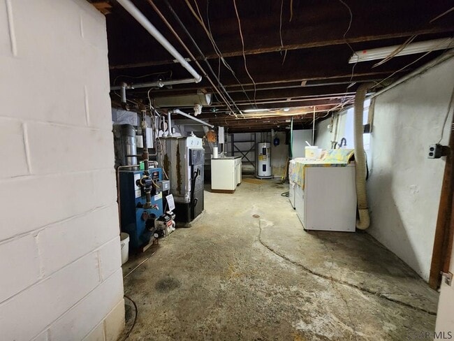 Building Photo - 825 4th St