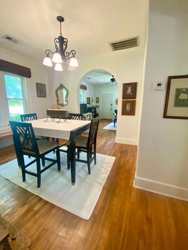 Building Photo - House in Opelika Available August!
