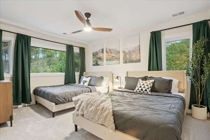 Building Photo - 6186 Sunshine Canyon Dr