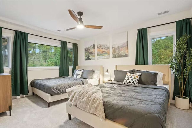 Building Photo - 6186 Sunshine Canyon Dr