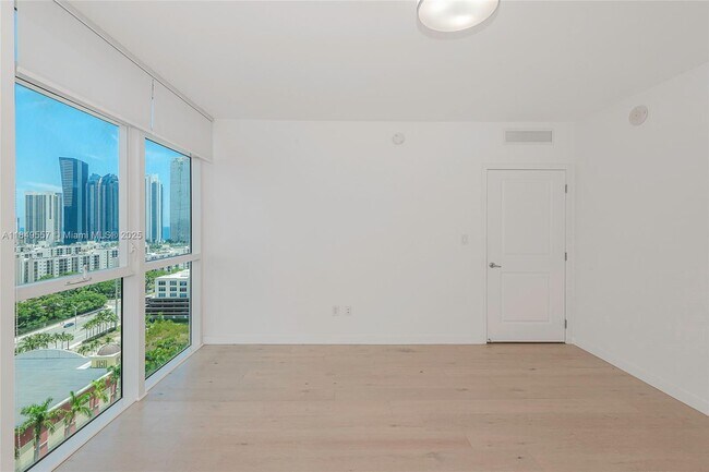 Building Photo - 400 Sunny Isles Blvd