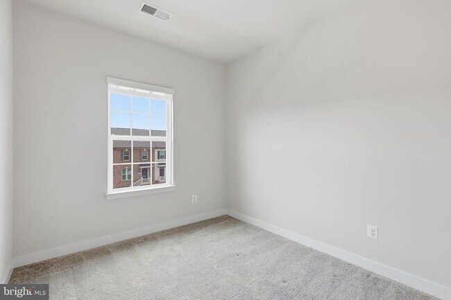 Building Photo - 18091 Red Cedar Rd