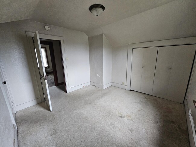 Building Photo - 1316 W Indiana Ave