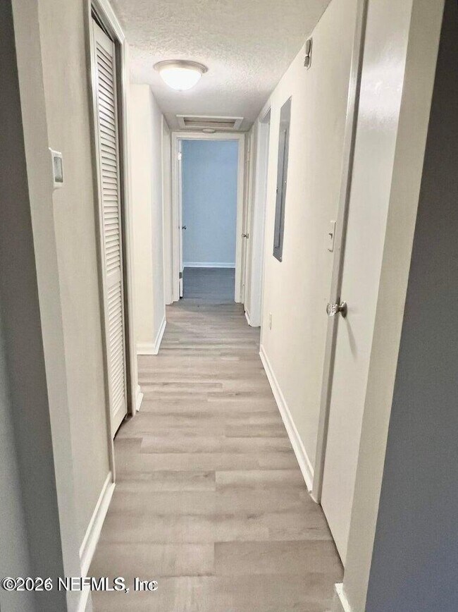 Building Photo - 1961 New Haven Rd