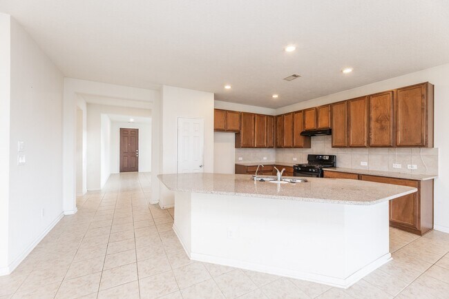 Building Photo - 25342 Briscoe Village Dr