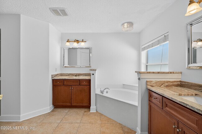 Building Photo - 10008 Sifton Ct
