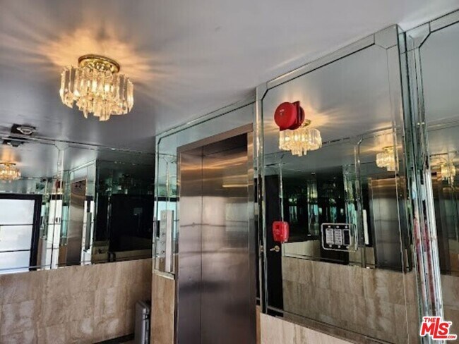 Building Photo - 2308 Schader Dr