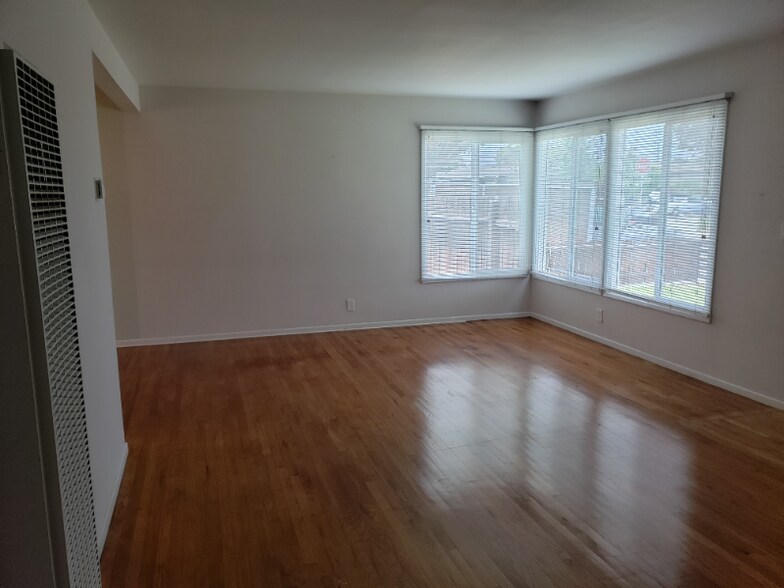 Building Photo - 16516 Firmona Ave