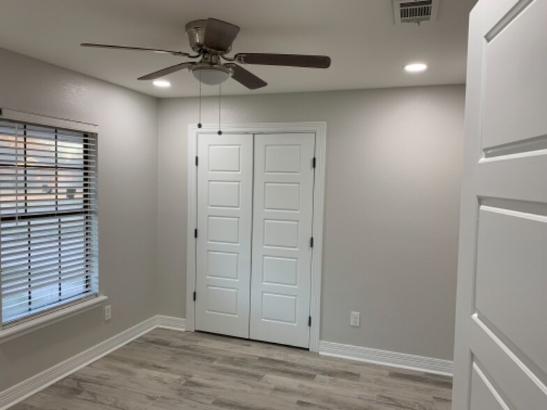 Building Photo - 5313 Susanna Dr
