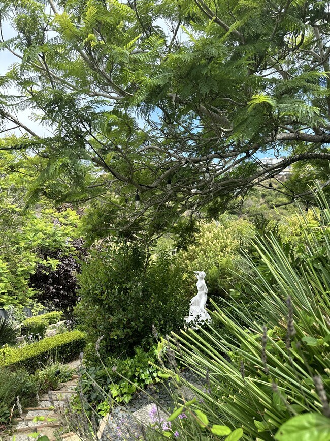 Building Photo - 766 Pelican Dr