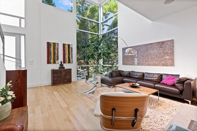 Building Photo - 1823 W Race Ave