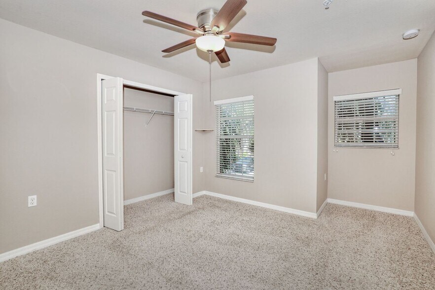 Building Photo - 9093 Gervais Cir