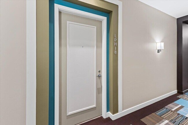 Building Photo - 550 Okeechobee Blvd