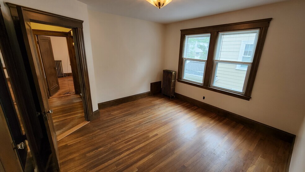 Building Photo - 132 Montclair Ave