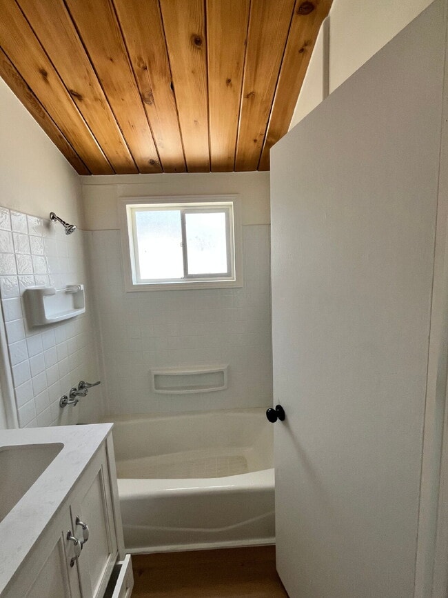 Building Photo - $1,775 - 1 Bed 1 Bath Fully Renovated Apartment within a Gated Complex in City Heights