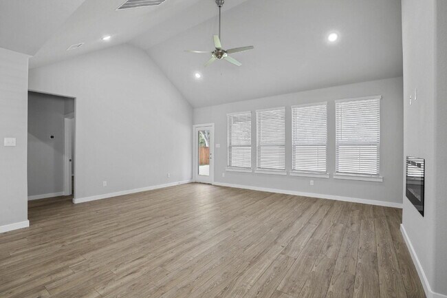 Building Photo - 1111 Birchwood Ln