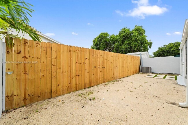 Building Photo - 10387 SW 209th Ln