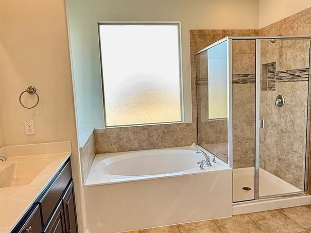 Building Photo - 520 Pendennis Dr